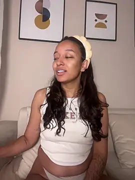 Snapshot of DianaHopson chatting on April 28, 2026, 11:26 am DianaHopson online show from April 28, 2026, 11:26 am