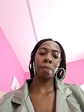 Shanelle   online show from November 19, 2025, 1:33 pm