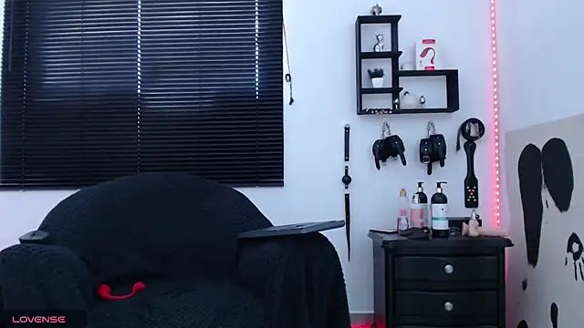 KinkyAllisonSub online show from December 11, 2024, 5:37 pm