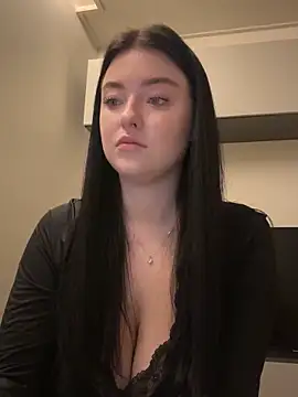 Angela Fosterr online show from October 28, 2025, 1:58 pm