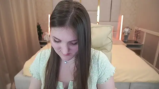 Snapshot of EmmyCharmm chatting on January 12, 2025, 9:40 am EmmyCharmm online show from January 12, 2025, 9:40 am