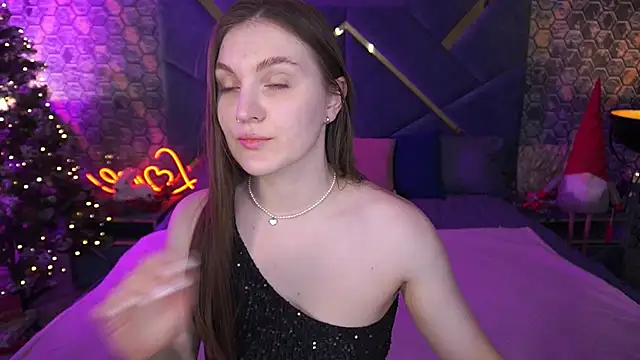 Snapshot of EmmyCharmm chatting on December 23, 2025, 6:55 am EmmyCharmm online show from December 23, 2025, 6:55 am