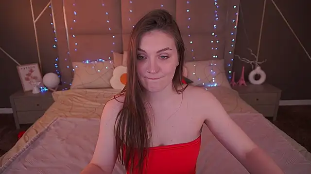 Snapshot of EmmyCharmm chatting on March 5, 2026, 6:42 am EmmyCharmm online show from March 5, 2026, 6:42 am