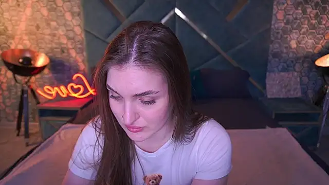 EmmyCharmm online show from March 29, 2026, 5:51 am