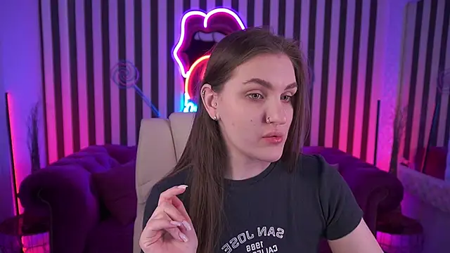 EmmyCharmm online show from April 23, 2026, 5:41 am