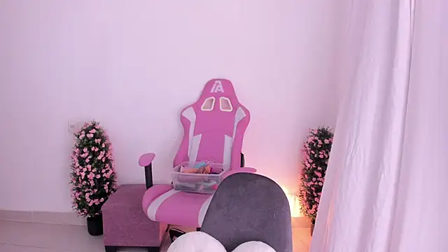 keissy rincon  online show from November 14, 2025, 11:02 pm