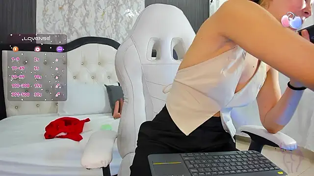 amara falcon online show from December 7, 2024, 12:35 pm