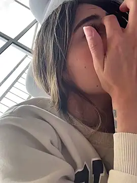 Ameellie online show from February 27, 2025, 5:47 pm