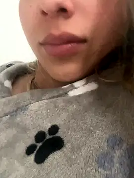 Ameellie online show from September 28, 2025, 1:38 pm