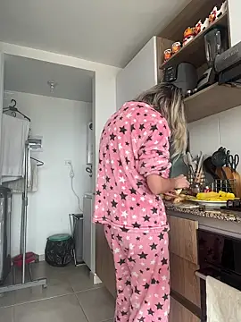 Ameellie online show from March 25, 2026, 1:50 pm