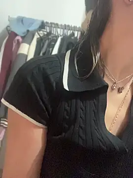 Ameellie online show from April 18, 2026, 7:58 pm