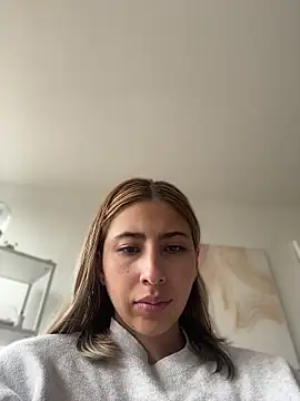 Snapshot of Ameellie chatting on July 19, 2026, 1:59 pm Ameellie online show from July 19, 2026, 1:59 pm