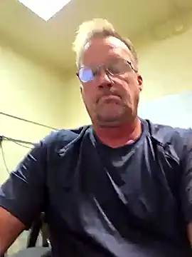 Cockrub1 online show from September 17, 2025, 4:52 pm