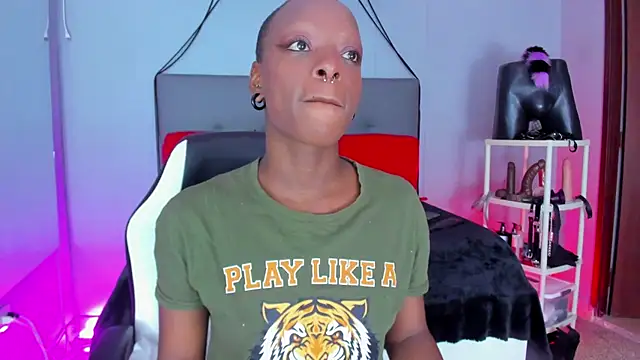 Coco Kiss online show from October 31, 2025, 5:25 pm