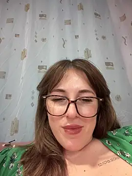 MommmyYummy online show from December 26, 2024, 6:12 pm