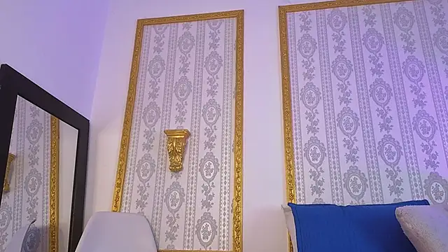 CandyQueenGold online show from November 17, 2025, 6:35 pm