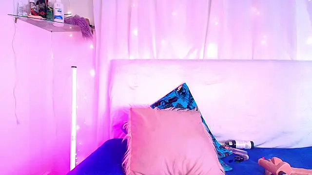 Natasha Wilde  online show from January 25, 2025, 3:52 pm