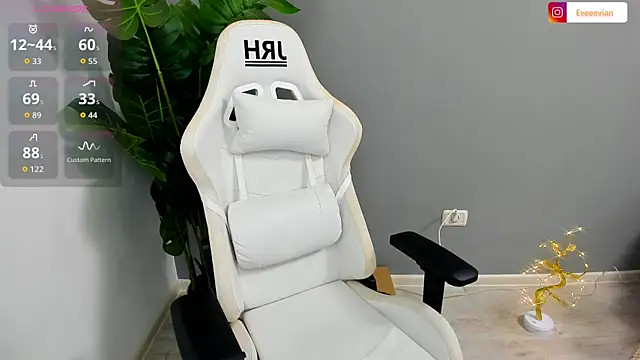 EveEvian online show from February 13, 2026, 1:51 pm