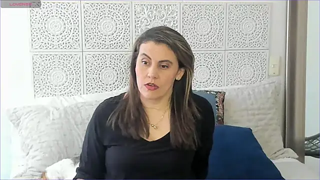 V monse online show from February 27, 2025, 7:26 pm