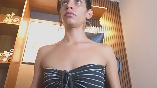 Snapshot of Alahia_Rodriguez chatting on April 27, 2026, 8:07 pm Alahia Rodriguez online show from April 27, 2026, 8:07 pm