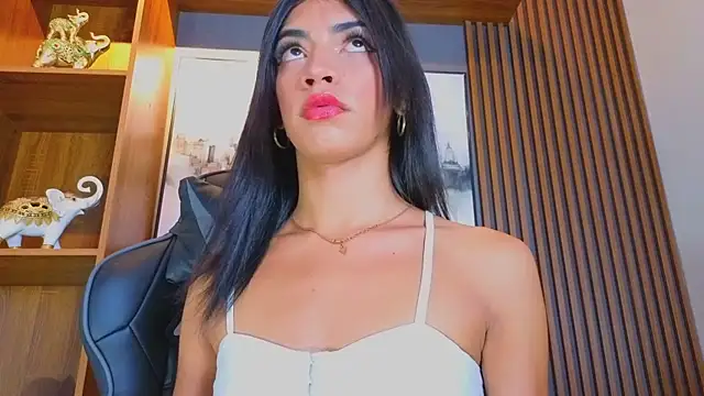 Snapshot of Alahia_Rodriguez chatting on May 11, 2026, 8:28 pm Alahia Rodriguez online show from May 11, 2026, 8:28 pm
