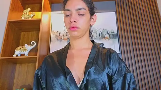 Snapshot of Alahia_Rodriguez chatting on May 15, 2026, 3:52 pm Alahia Rodriguez online show from May 15, 2026, 3:52 pm