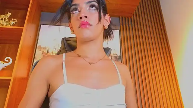 Snapshot of Alahia_Rodriguez chatting on June 2, 2026, 7:16 pm Alahia Rodriguez online show from June 2, 2026, 7:16 pm