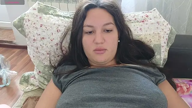 Nelly Fischer online show from February 9, 2025, 8:33 am