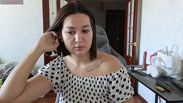 Nelly Fischer online show from March 23, 2025, 6:37 am