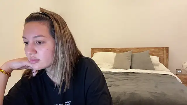 Nelly Fischer online show from September 15, 2025, 1:05 am