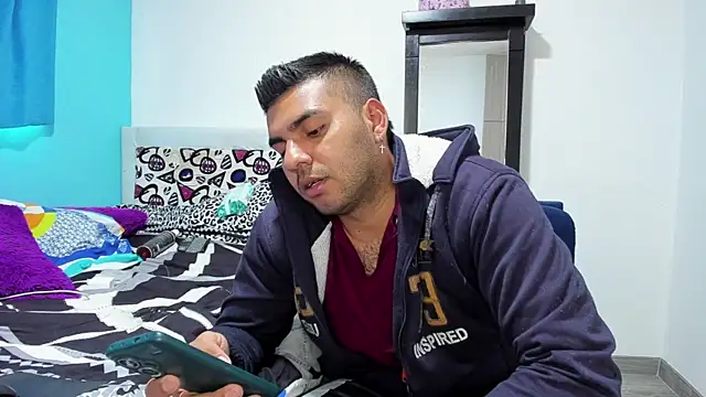 2ScarletandRyan8 online show from March 21, 2025, 1:12 pm