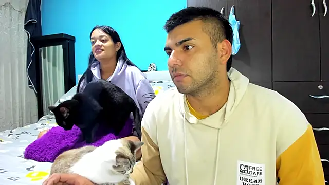 2ScarletandRyan8 online show from November 4, 2025, 10:03 am