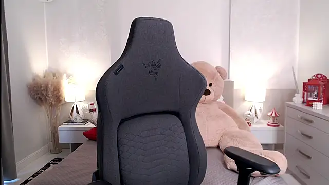 Smileyouarehere online show from January 28, 2025, 8:14 am