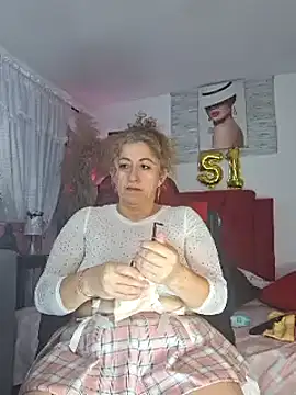 evelin hott online show from March 12, 2025, 3:57 am