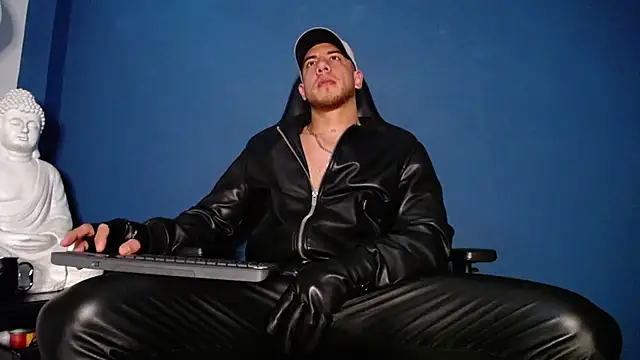 Maxxxpowerful online show from November 5, 2025, 4:51 pm