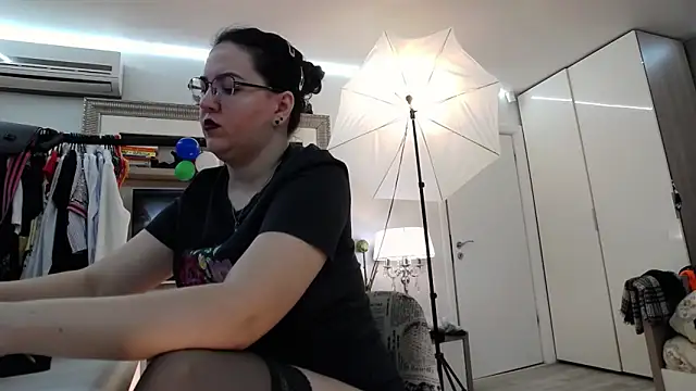 Snapshot of ILoveToFeelU chatting on March 3, 2025, 7:17 pm ILoveToFeelU online show from March 3, 2025, 7:17 pm