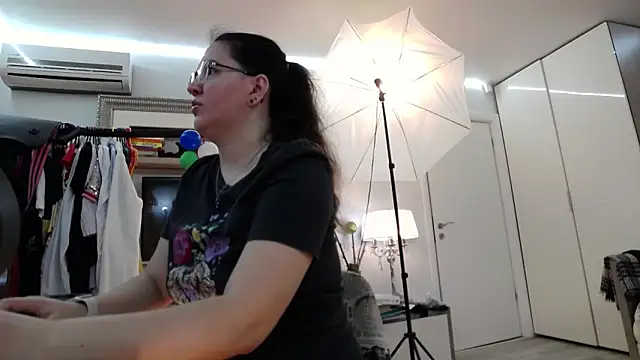 Snapshot of ILoveToFeelU chatting on March 5, 2025, 10:54 pm ILoveToFeelU online show from March 5, 2025, 10:54 pm