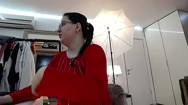 Snapshot of ILoveToFeelU chatting on March 17, 2025, 12:41 am ILoveToFeelU online show from March 17, 2025, 12:41 am