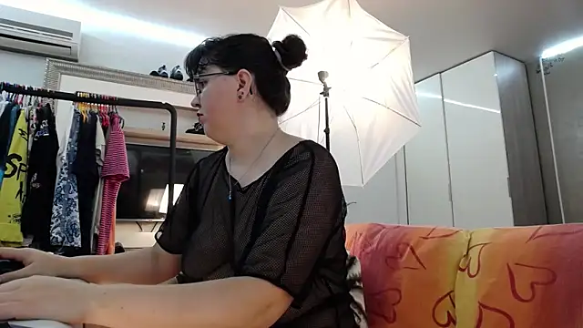 Snapshot of ILoveToFeelU chatting on September 28, 2025, 10:59 pm ILoveToFeelU online show from September 28, 2025, 10:59 pm