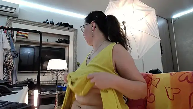 Snapshot of ILoveToFeelU chatting on October 18, 2025, 12:17 pm ILoveToFeelU online show from October 18, 2025, 12:17 pm