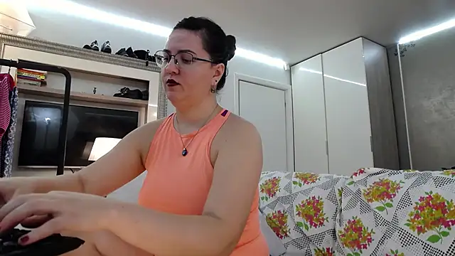 Snapshot of ILoveToFeelU chatting on November 22, 2025, 6:40 pm ILoveToFeelU online show from November 22, 2025, 6:40 pm