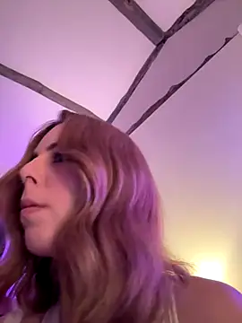 Mia Railey online show from December 1, 2025, 10:15 pm