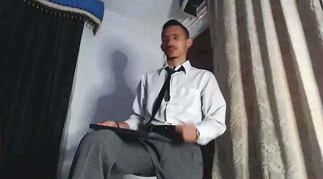 Snapshot of HomeAloneK chatting on February 5, 2025, 8:04 pm HomeAloneK online show from February 5, 2025, 8:04 pm