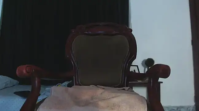 Snapshot of HomeAloneK chatting on February 7, 2025, 1:36 am HomeAloneK online show from February 7, 2025, 1:36 am