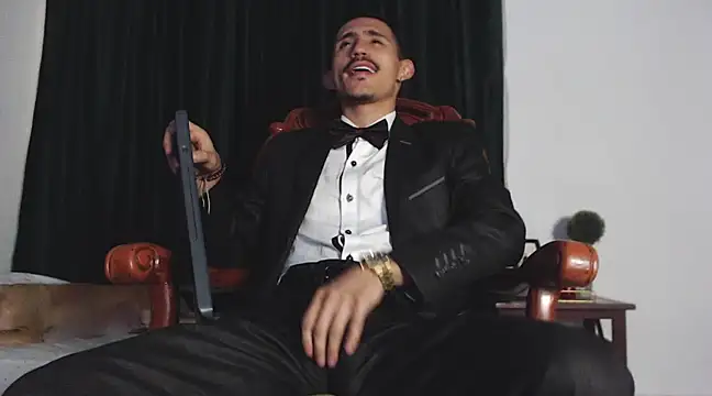 Snapshot of HomeAloneK chatting on February 7, 2025, 7:38 pm HomeAloneK online show from February 7, 2025, 7:38 pm