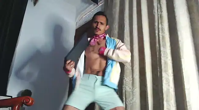 Snapshot of HomeAloneK chatting on February 14, 2025, 7:44 pm HomeAloneK online show from February 14, 2025, 7:44 pm