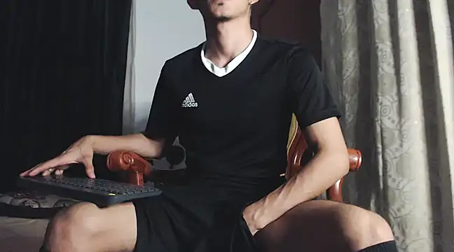 Snapshot of HomeAloneK chatting on February 17, 2025, 11:09 pm HomeAloneK online show from February 17, 2025, 11:09 pm