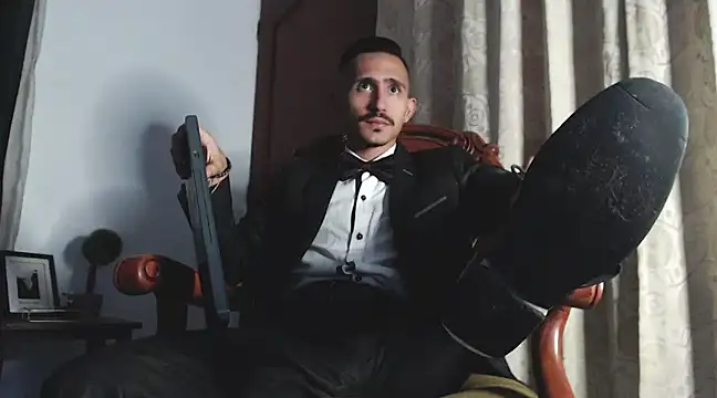 Snapshot of HomeAloneK chatting on February 25, 2025, 7:36 pm HomeAloneK online show from February 25, 2025, 7:36 pm