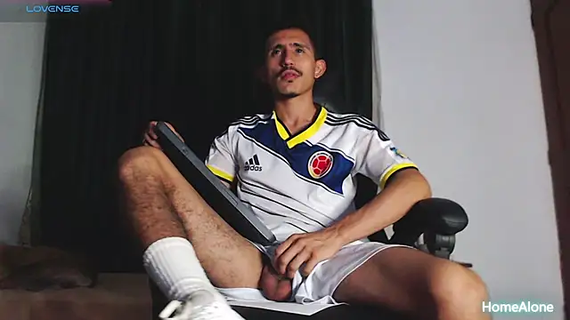 Snapshot of HomeAloneK chatting on March 14, 2025, 10:49 pm HomeAloneK online show from March 14, 2025, 10:49 pm