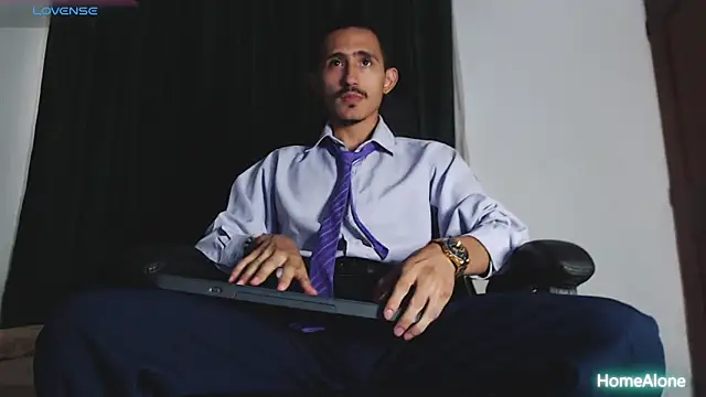 Snapshot of HomeAloneK chatting on March 17, 2025, 6:53 pm HomeAloneK online show from March 17, 2025, 6:53 pm